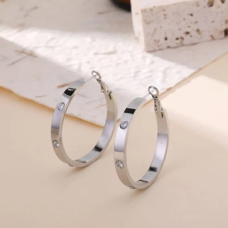 boucles d'oreilles créoles serti de zirconium 50mm