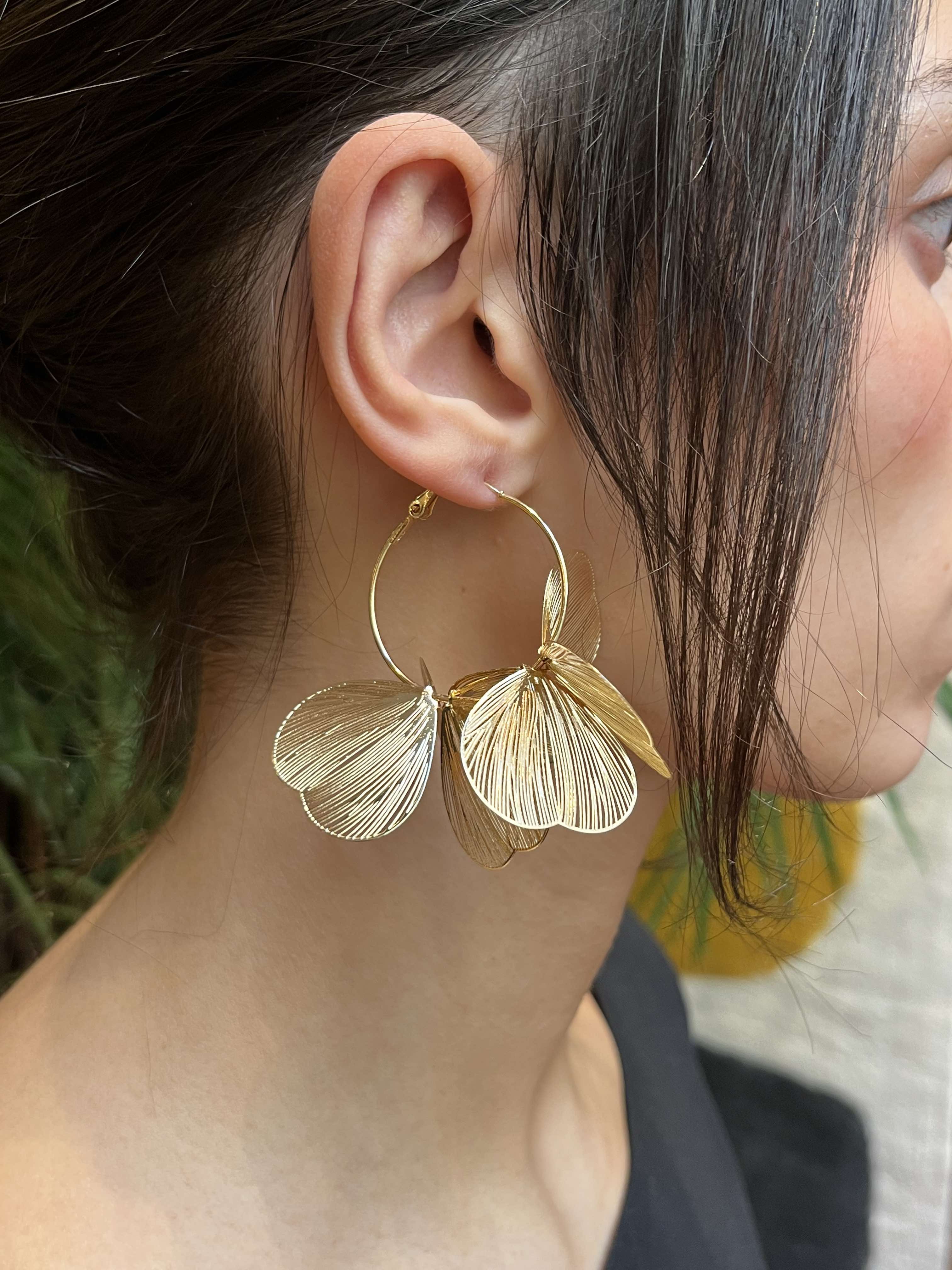 boucles d'oreilles créoles fleur DORÉ