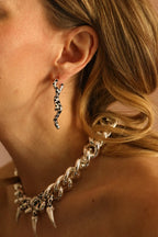 Paire de boucles d'oreilles Léopard asymétriques argentées