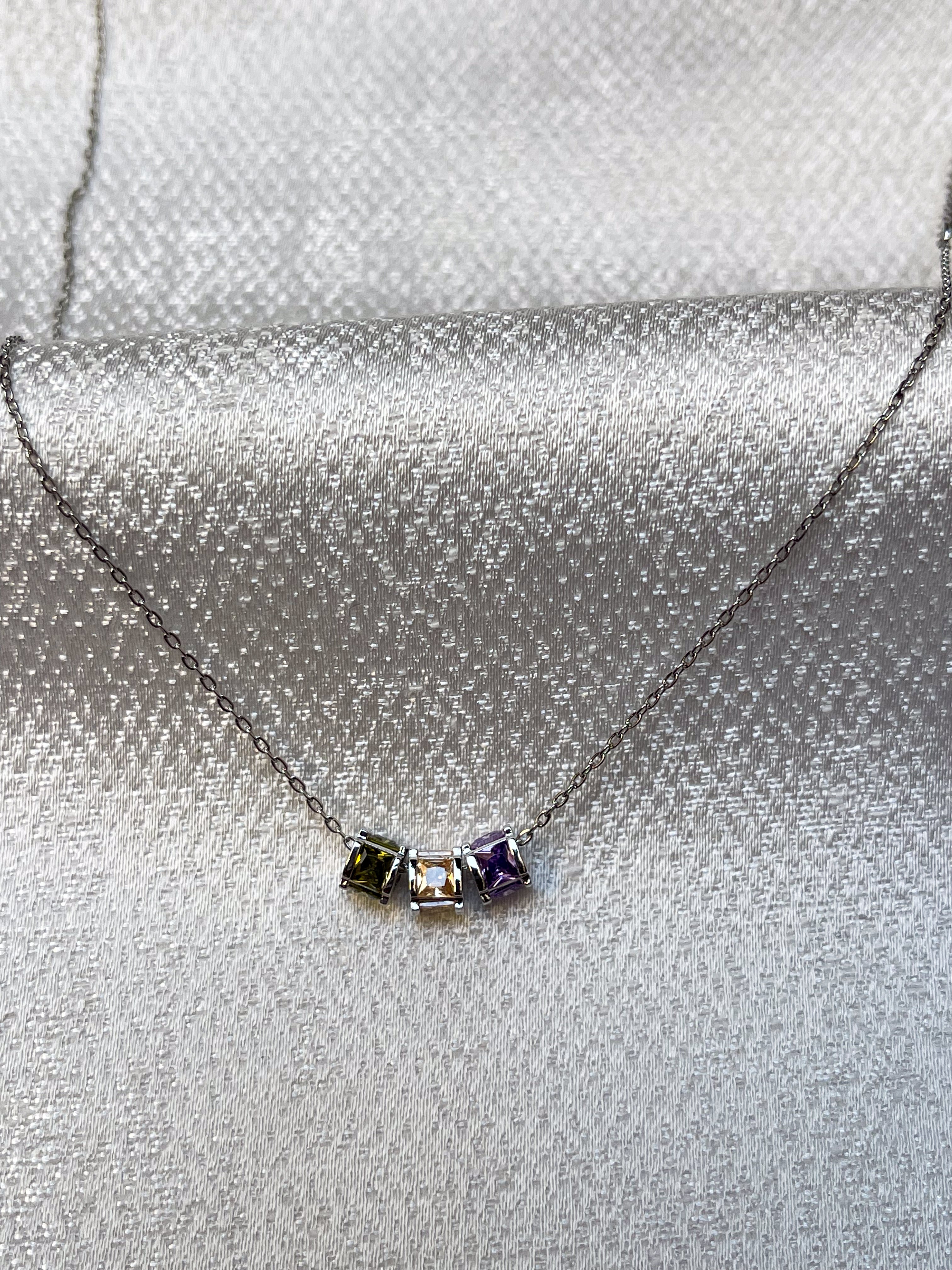 3 mini cocktail on chain