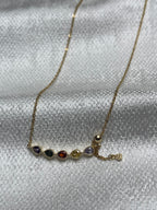 Collier orné de cinq  gouttes