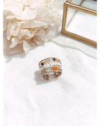 Bague élégante avec pierre perle
