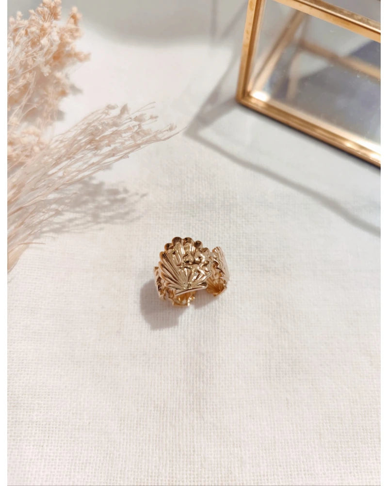 Bague coquillage dorée