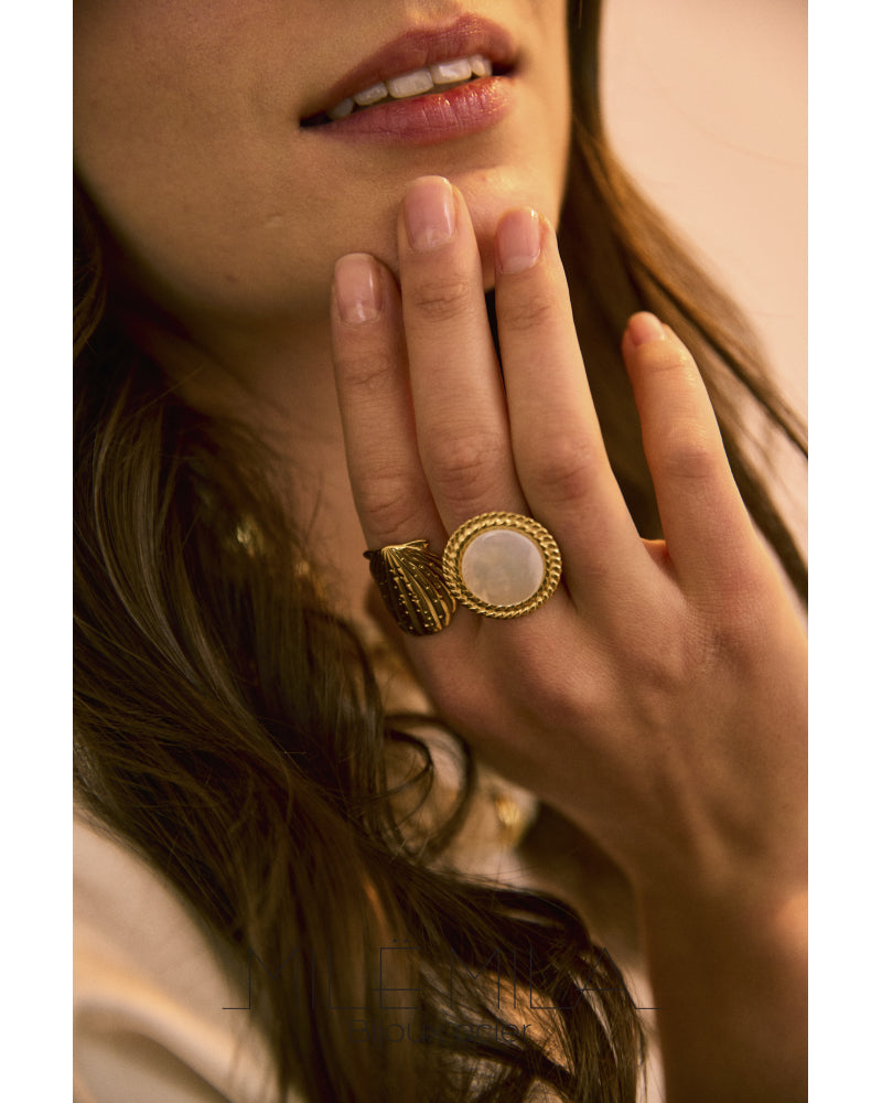 Bague grand coquillage dorée