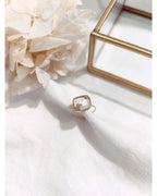 bague pierre nacre dorée