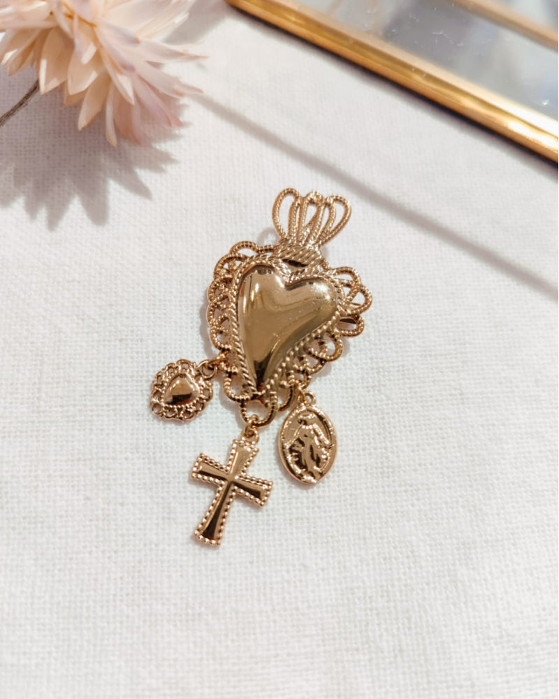 Broche coeur breloques doré