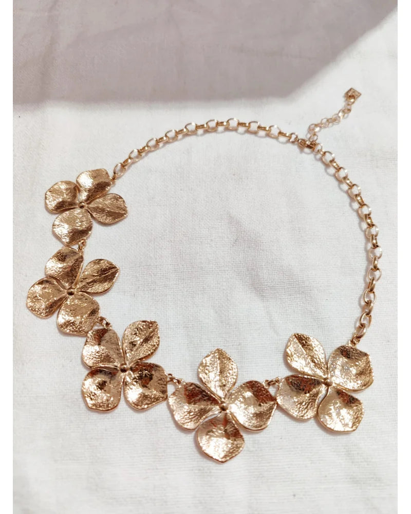 Collier fleur doré