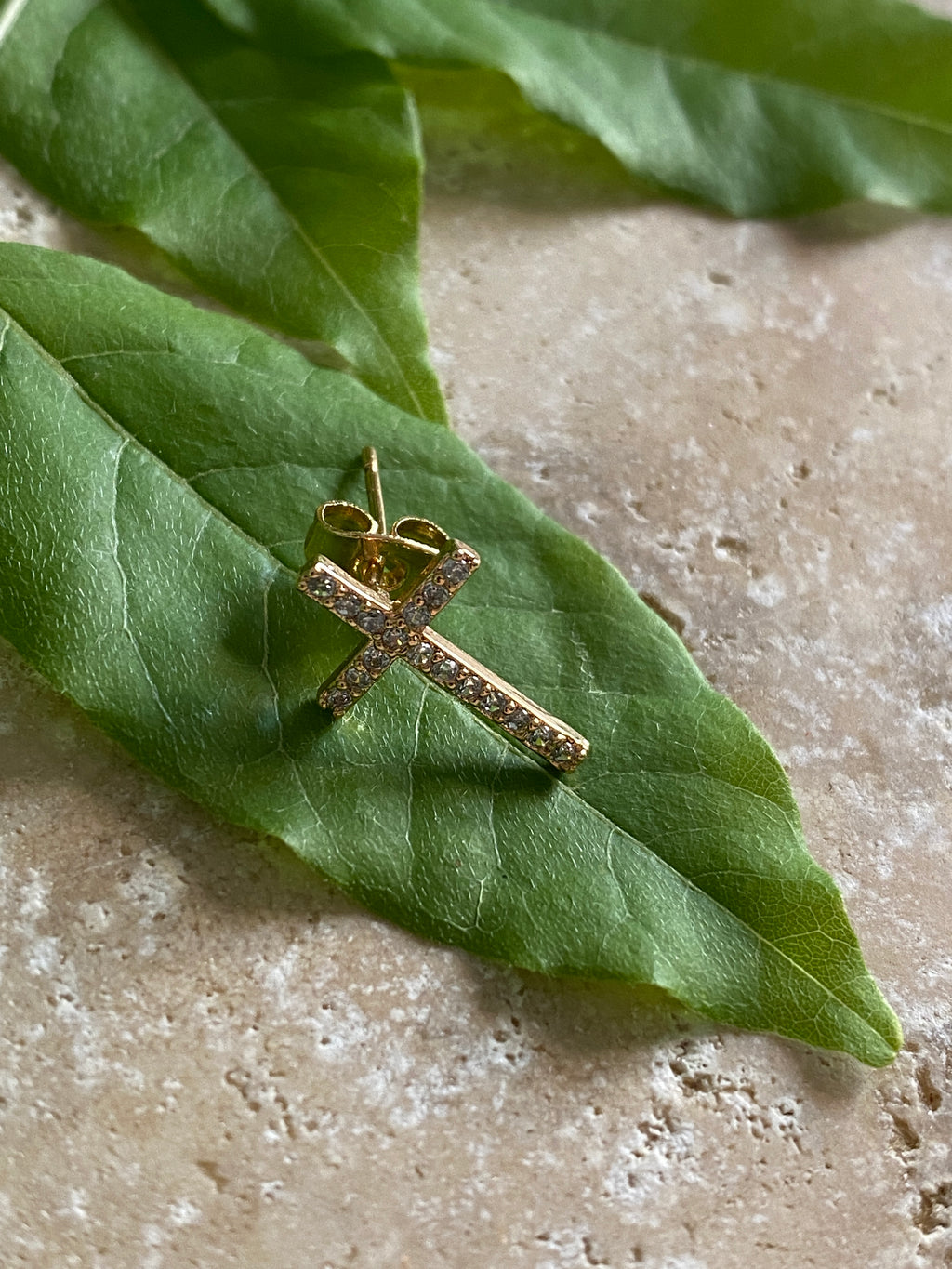 Puce d'oreille Croix strass - gold filed - vendue à l'unité