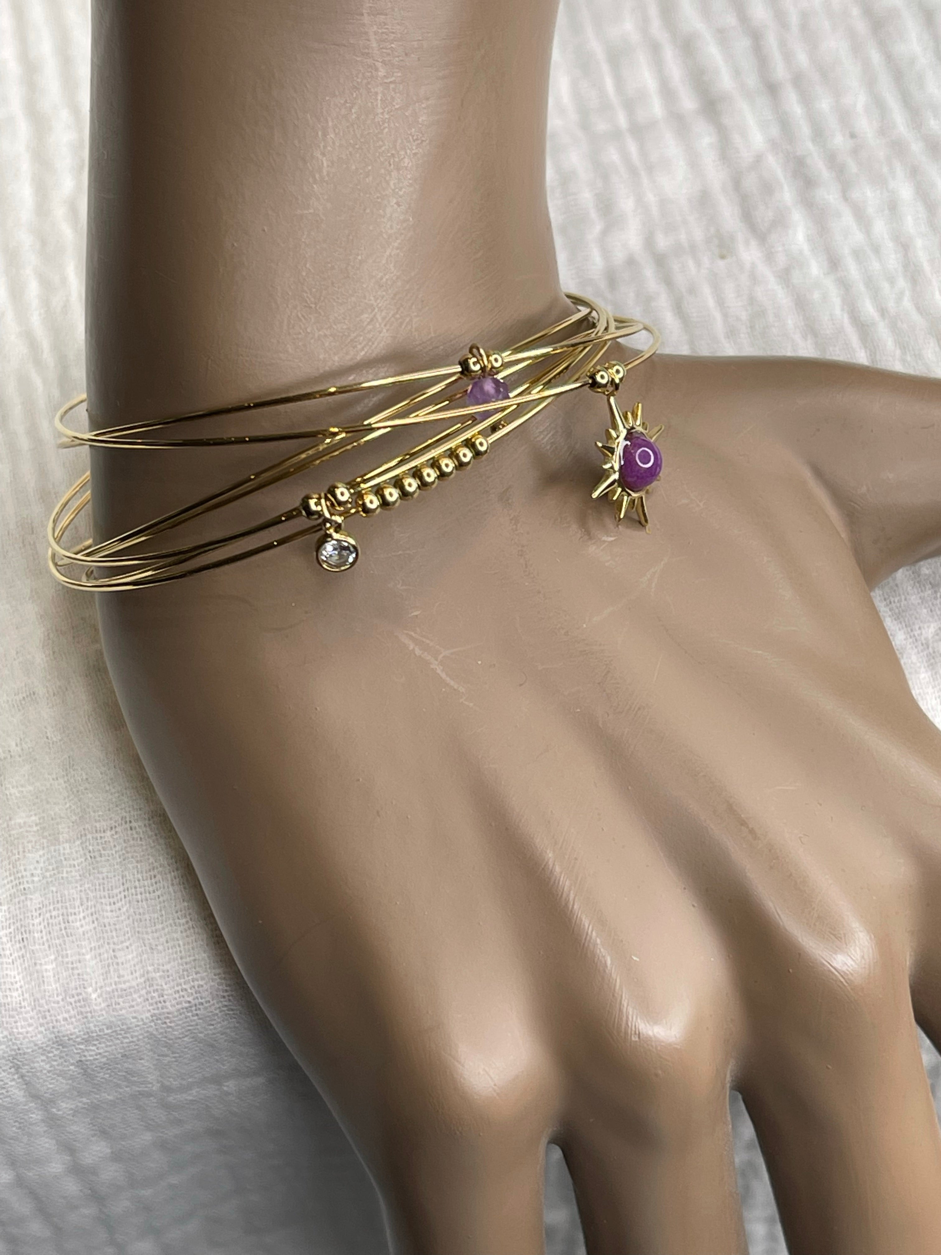 Semainier fin acier doré (7 bracelets), soleil et pierres
